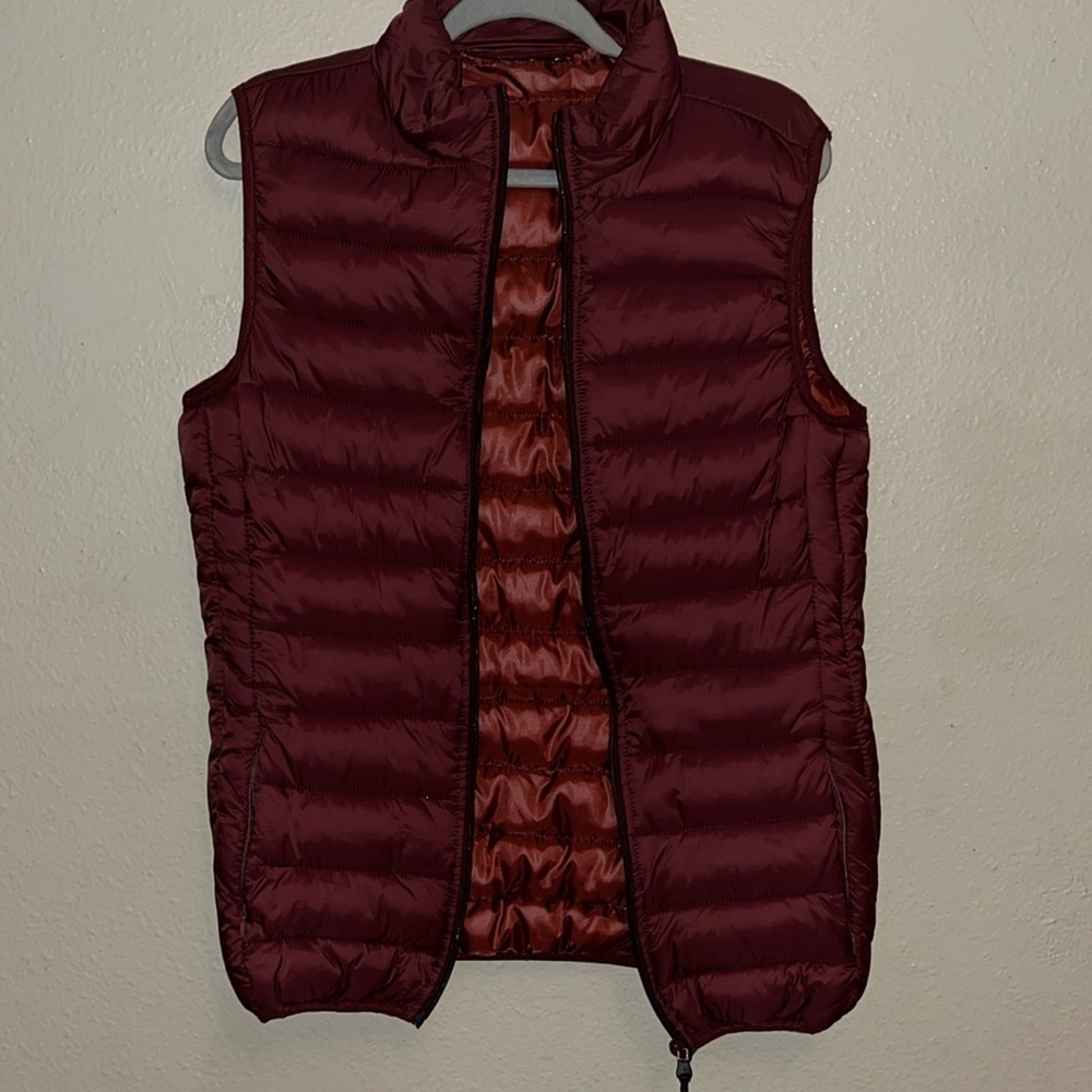 32° heat Activewear Burgundy Vest